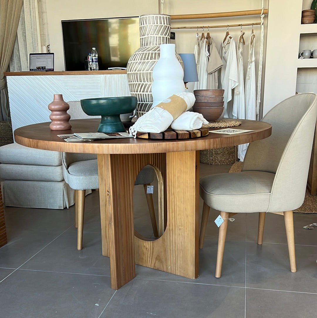 Hill Dining Table