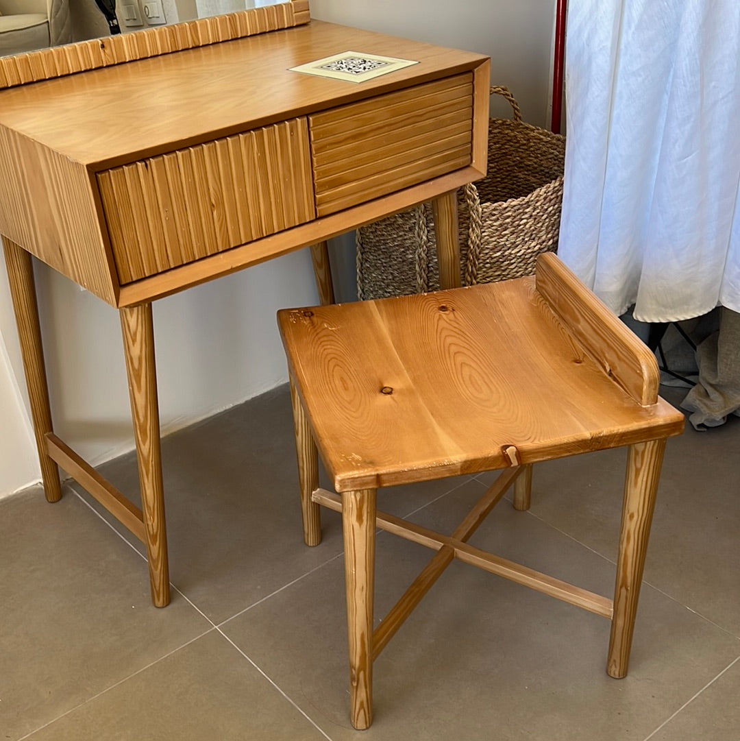 Desert Makeup Vanity and Chair