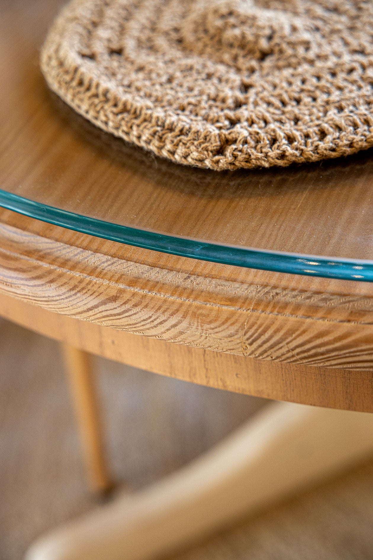 Dissi Dining Table