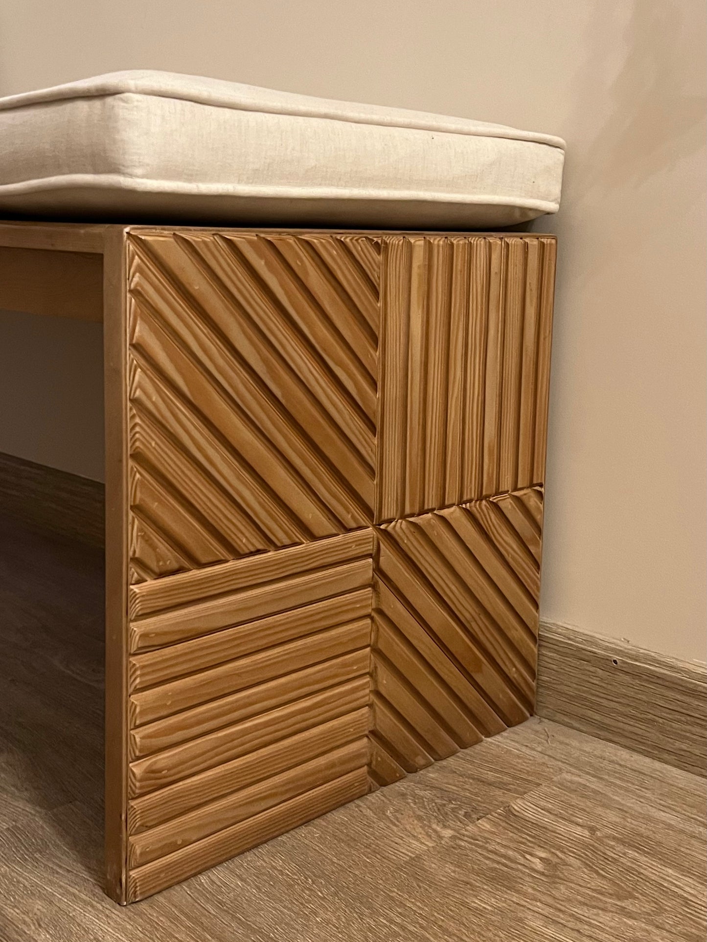 Coral Bench