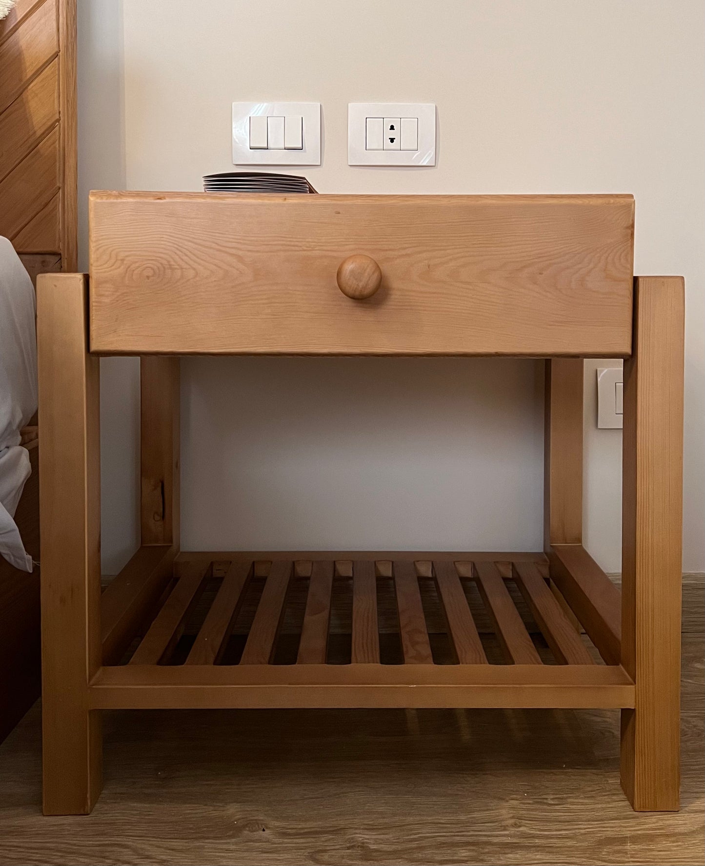Oasis Commode
