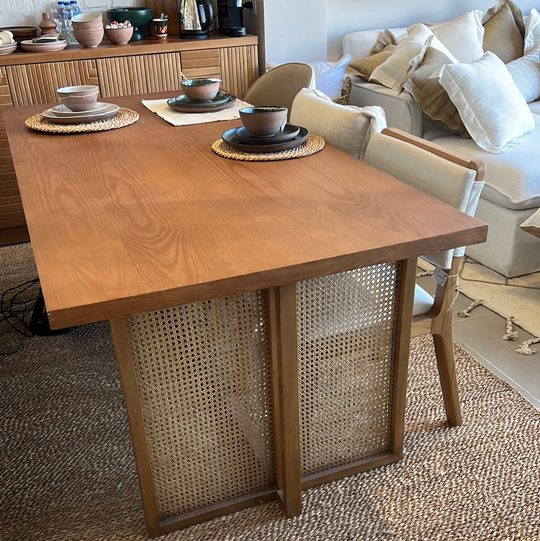 Sahara Dining Table